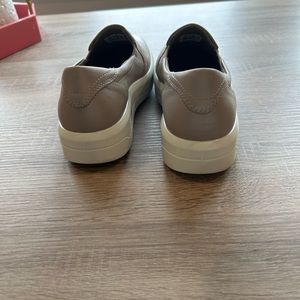 Brand New ECCO women’s shoes. Worn once. Brand new conditions. Great color.